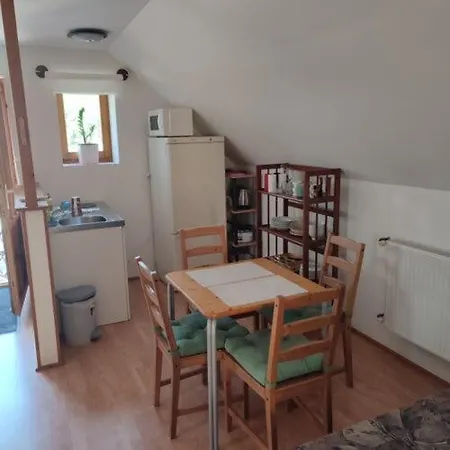 Norbi Vendeghaz Appartement *